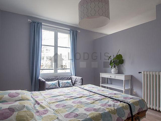 Studio meublé avec concierge et cave Commerce Paris 15°