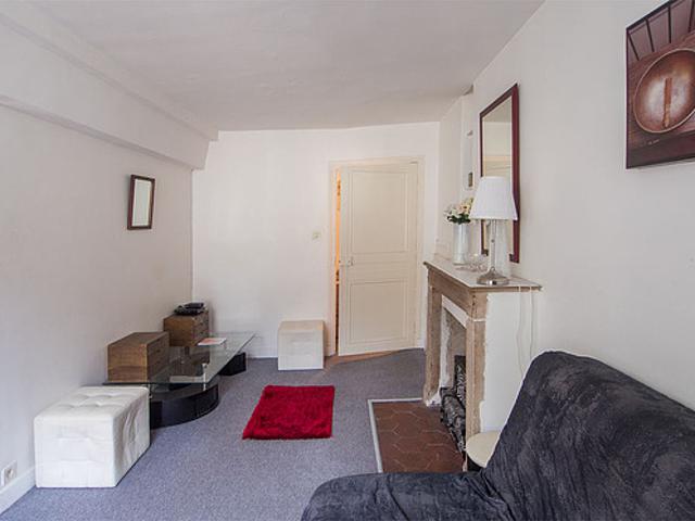 Studio meublé avec cheminée Saint Paul Paris 4°
