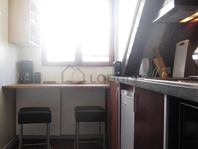 Studio meublé avec cheminée République Paris 11°