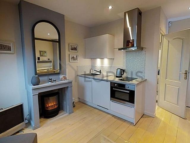 Studio meublé avec ascenseur, cheminée et concierge Champs Elysées Paris 8°