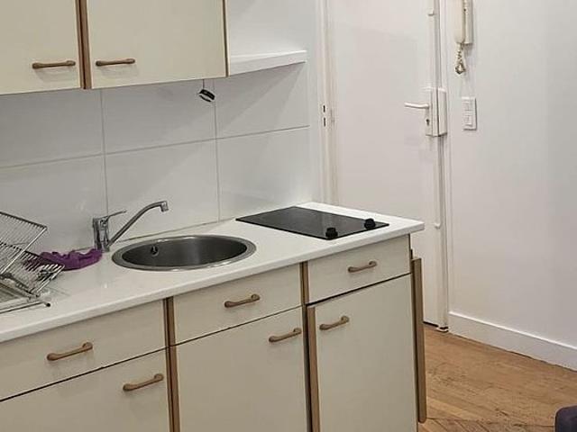 Studio meublé avec ascenseur, concierge et cave Auteuil Paris 16°