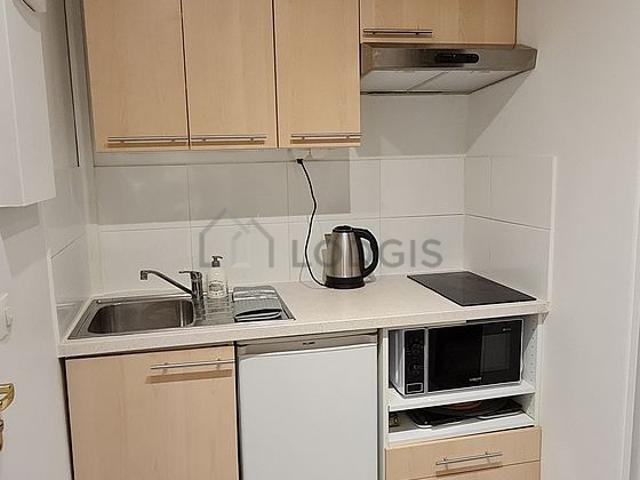 Studio meublé avec ascenseur, concierge et cave Vaugirard Paris 15°