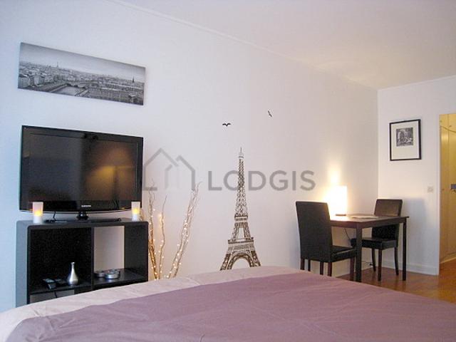 Studio meublé avec ascenseur et concierge Ternes Paris 17°