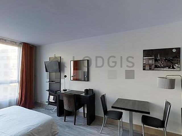 Studio meublé avec ascenseur et concierge Trocadéro Paris 16°