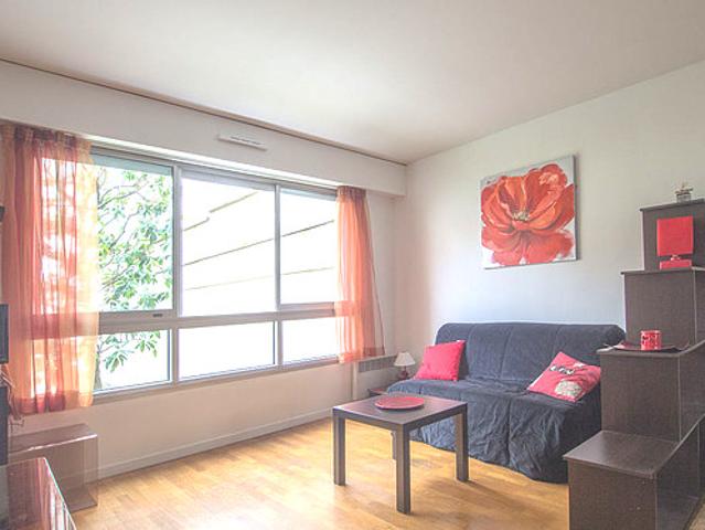 Studio meublé avec ascenseur et concierge Vaugirard Paris 15°