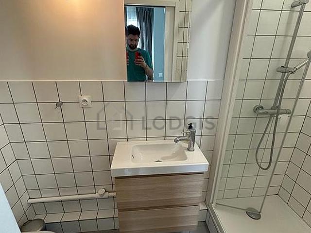 Studio meublé avec ascenseur et concierge Victor Hugo Paris 16°