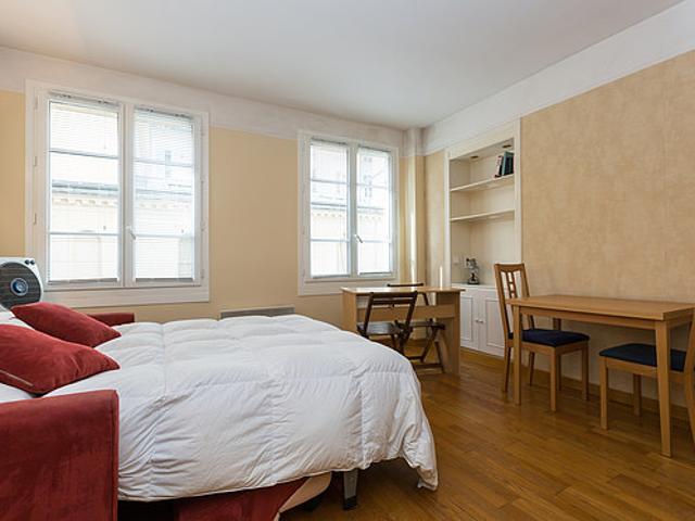 Studio meublé avec ascenseur et concierge Musée d'Orsay Paris 7°