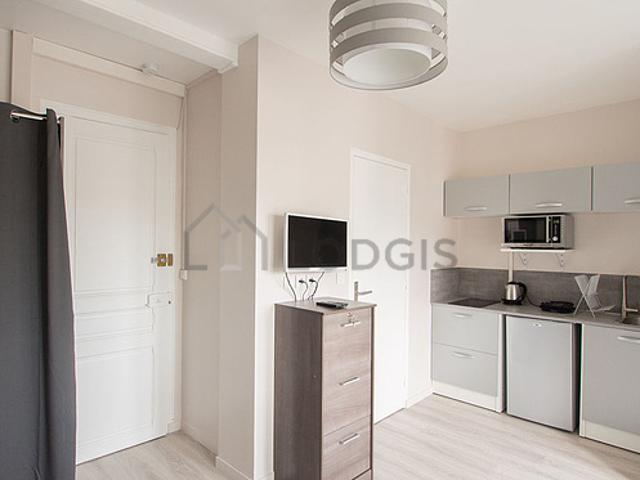 Studio meublé avec ascenseur et concierge Nation Paris 11°