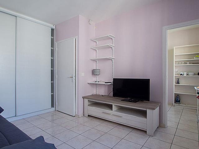 Studio meublé avec ascenseur et concierge Neuillly Sur Seine 92200