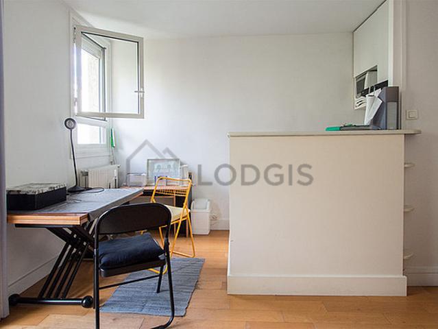Studio meublé avec ascenseur et concierge Paris 15°