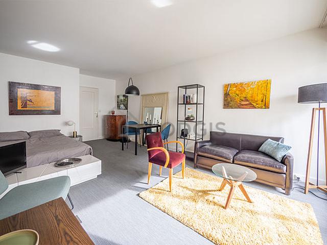 Studio meublé avec ascenseur et concierge République Paris 11°