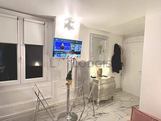 Studio meublé avec ascenseur Grands Magasins Paris 9°