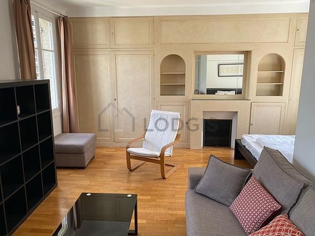 Studio meublé avec ascenseur La Motte Picquet Paris 15°
