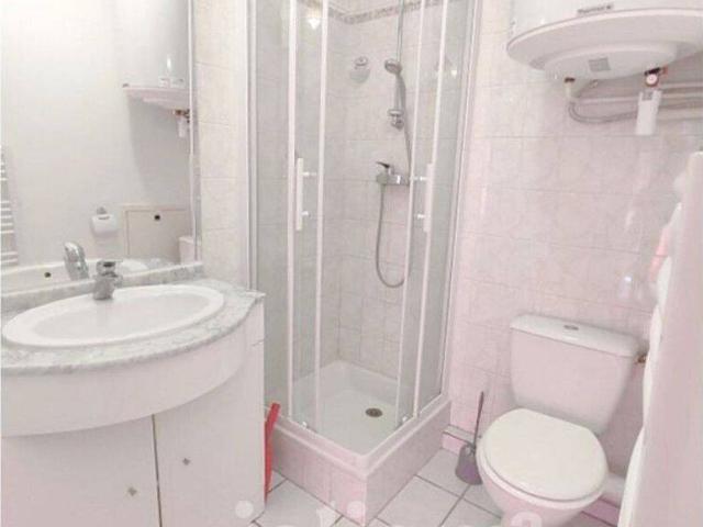 STUDIO MEUBLE avec BALCON