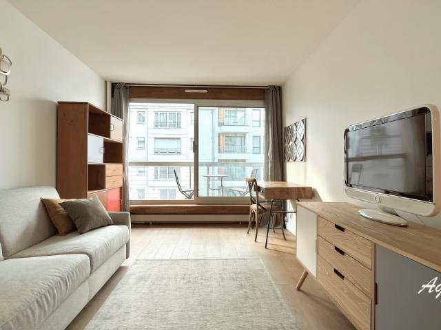 Studio meublé avec balcon