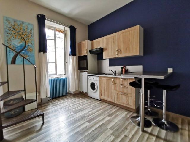 Studio meublé avec mezzanine au coeur d'Avignon ? 24 m² ? Charg