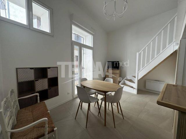 STUDIO MEUBLE AVEC MEZZANINE