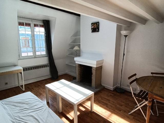 Studio meublé avec mezzanine