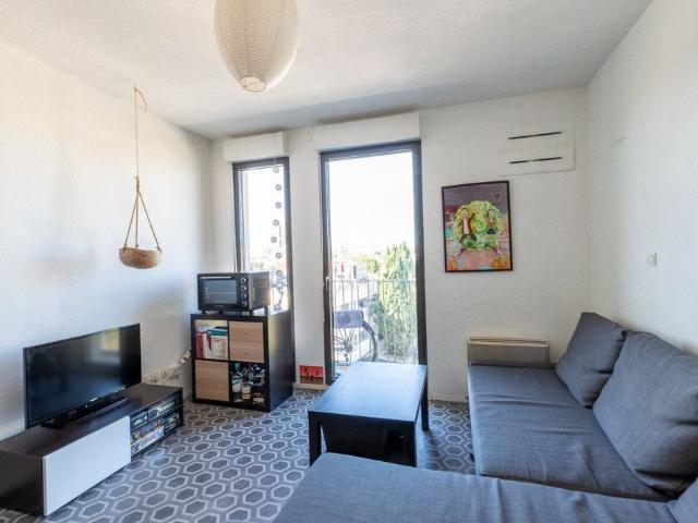 STUDIO MEUBLE avec parking en sous sol