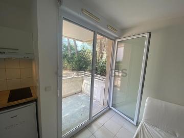 Studio meublé avec terrasse Celleneuve