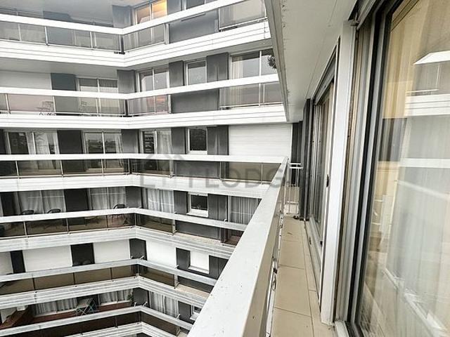 Studio meublé avec terrasse, ascenseur et concierge Trocadéro Paris 16°
