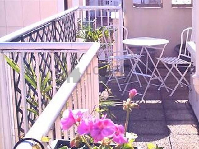 Studio meublé avec terrasse, ascenseur et concierge Auteuil Paris 16°
