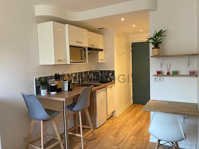 Studio meublé avec terrasse, ascenseur et concierge Gare de l'Est Paris 10°