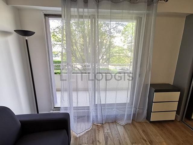 Studio meublé avec terrasse, ascenseur et concierge Saint Cloud 92210