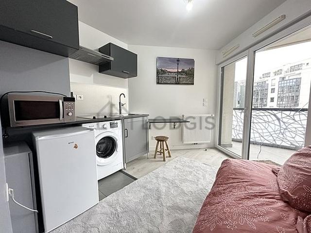 Studio meublé avec terrasse, ascenseur et local à vélos Courbevoie 92400