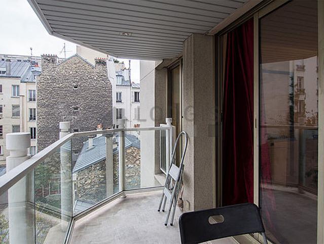 Studio meublé avec terrasse, ascenseur et place de parking en option Commerce Paris 15°