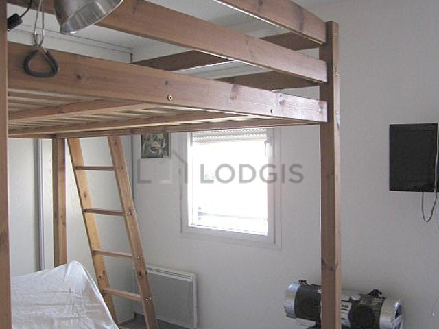Studio meublé avec terrasse et ascenseur Montreuil 93100