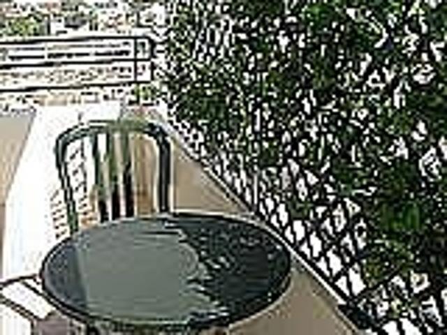 Studio meublé avec terrasse et ascenseur Courbevoie 92400