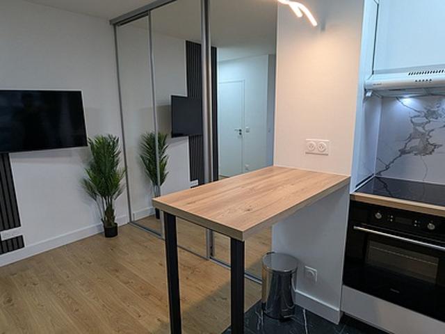 Studio meublé avec terrasse et ascenseur Courbevoie 92400