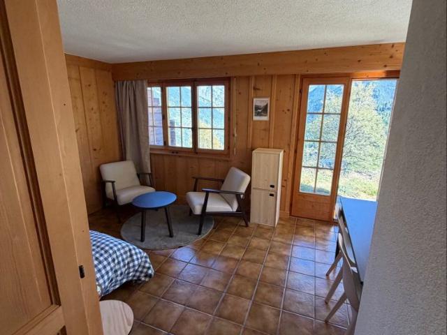 Studio meublé à louer à l'année