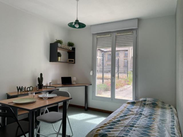 STUDIO MEUBLE A LOUER A SAINT ETIENNE