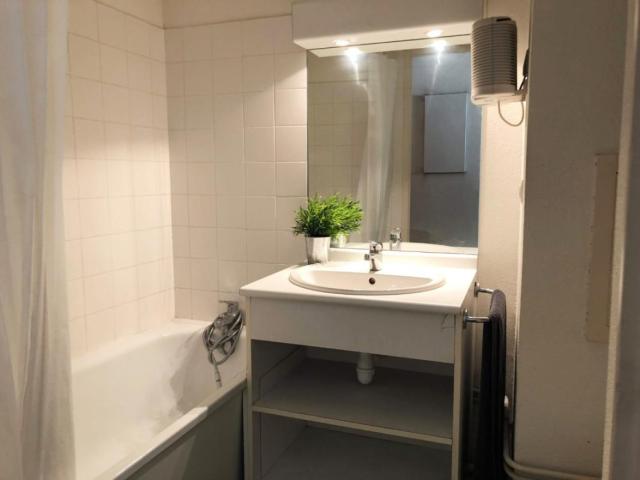STUDIO MEUBLE A LOUER A SAINT ETIENNE