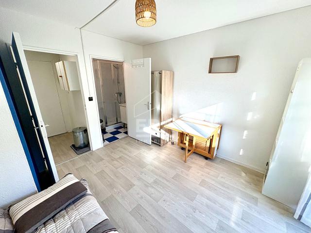 STUDIO MEUBLE A LOUER BLOIS ENTIEREMENT MEUBLE & EQUIPE, PLACE DE PARKING PRIVATIVE