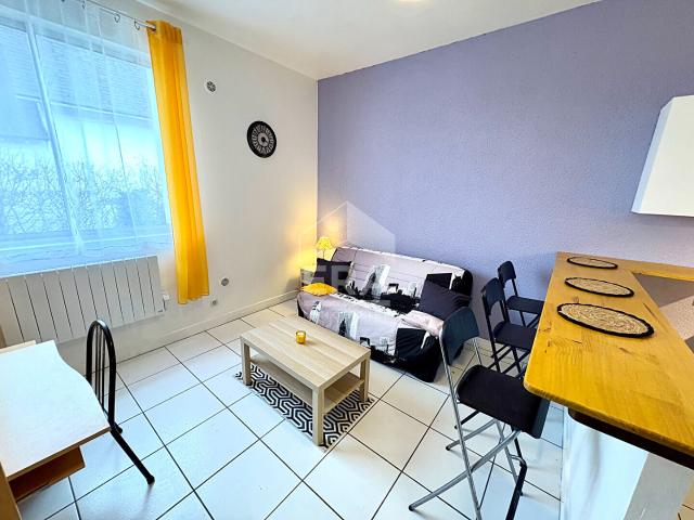 STUDIO MEUBLE A LOUER BLOIS QUARTIER CABOCHON, SECTEUR CALME, PARKING PRIVATIF