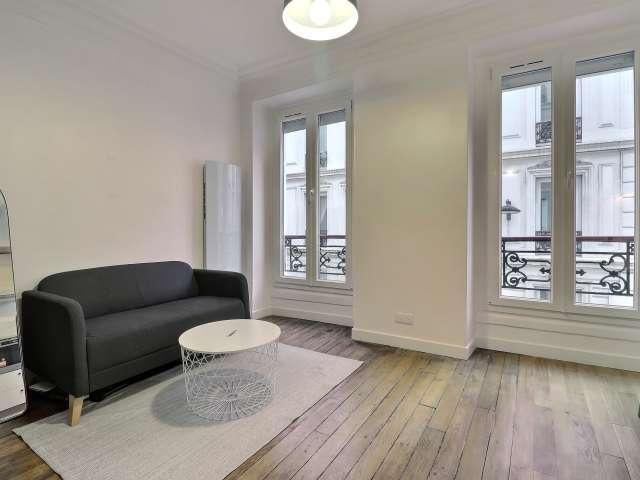 Studio meublé à louer en alcôve 19 m² Guy Môquet Paris