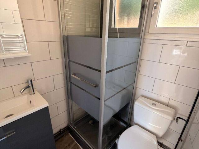 Studio meublé à louer en rez de chaussée situé à Joigny