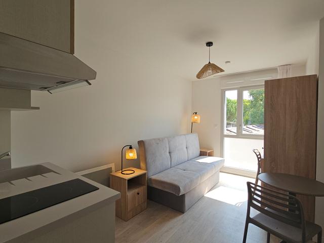 STUDIO MEUBLE A L'ANNEE