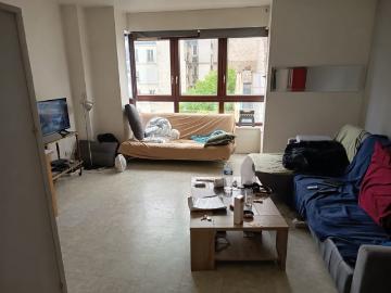 Studio meublé à partager avec moi à Paris 20