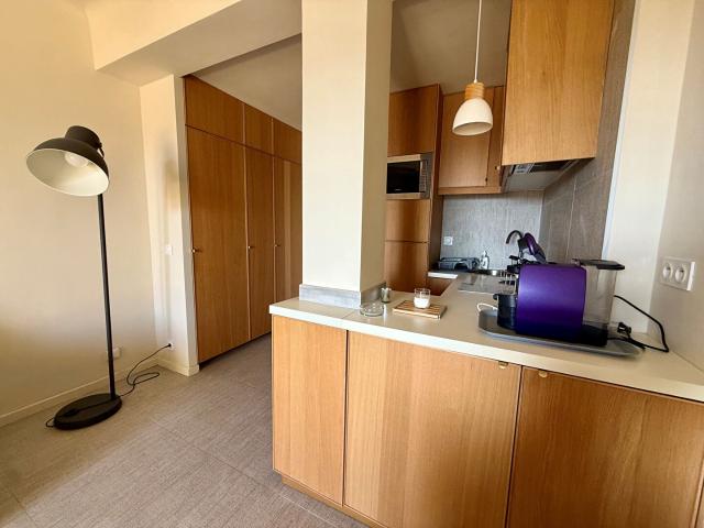 STUDIO MEUBLE Balcon Vue mer FREJUS PLAGE