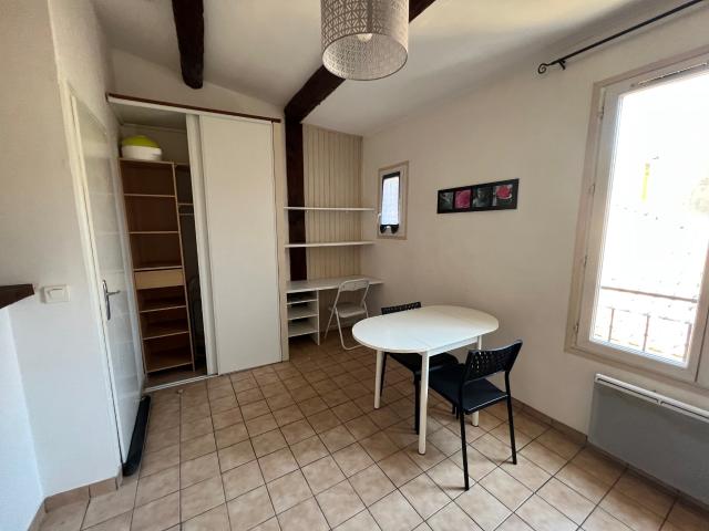 STUDIO MEUBLÉ CENTRE VILLE NARBONNE