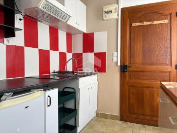 Studio meublé CRESPIERES 24m²
