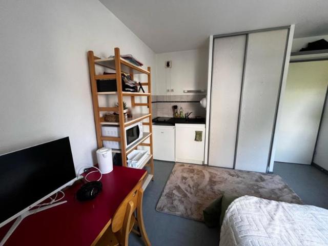 Studio meublé de 18.5m2, proche des transports et commerces – Quartier Bellevue, Saint Étienne