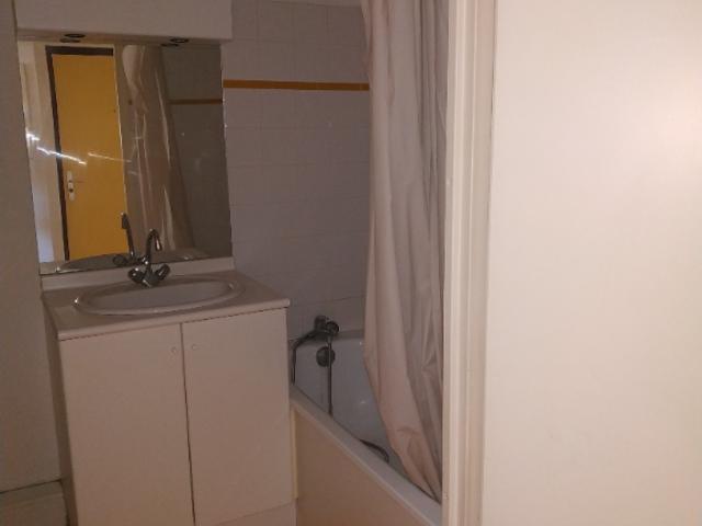 Studio meuble de 18.62m2 sur Avignon près de la Faculté ! EAU COMPRISE !
