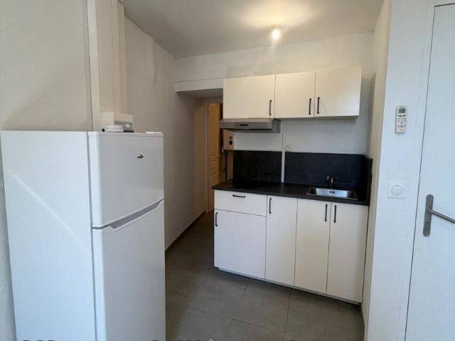 Studio meublé de 25,29 m² en plein centre ville de Lançon de P