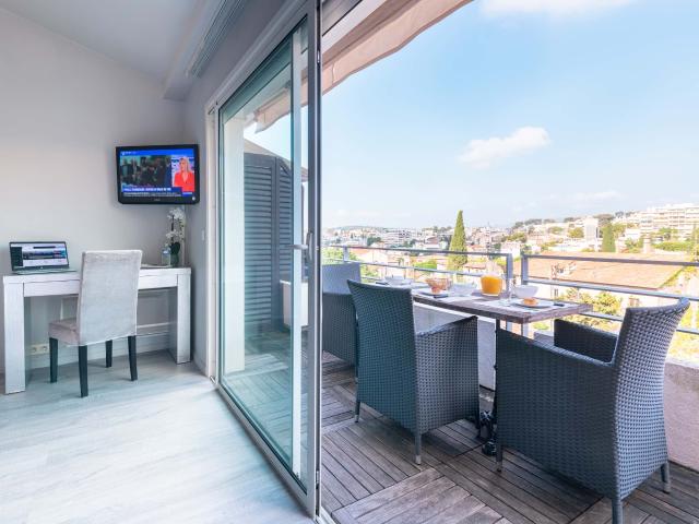 Studio meublé de 20m² avec balcon au Cannet