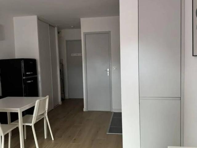 Studio meublé de 21 m² 25 m² au sol – Chartres de Bretagne
